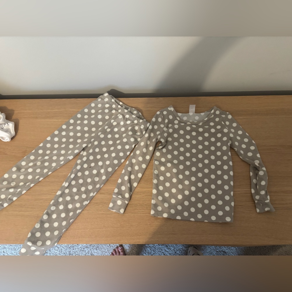 Jillian Harris polka dot pyjamas 3T